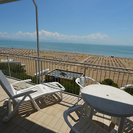 Lignano Sabbiadoro Sea Front Leilighet Eksteriør bilde